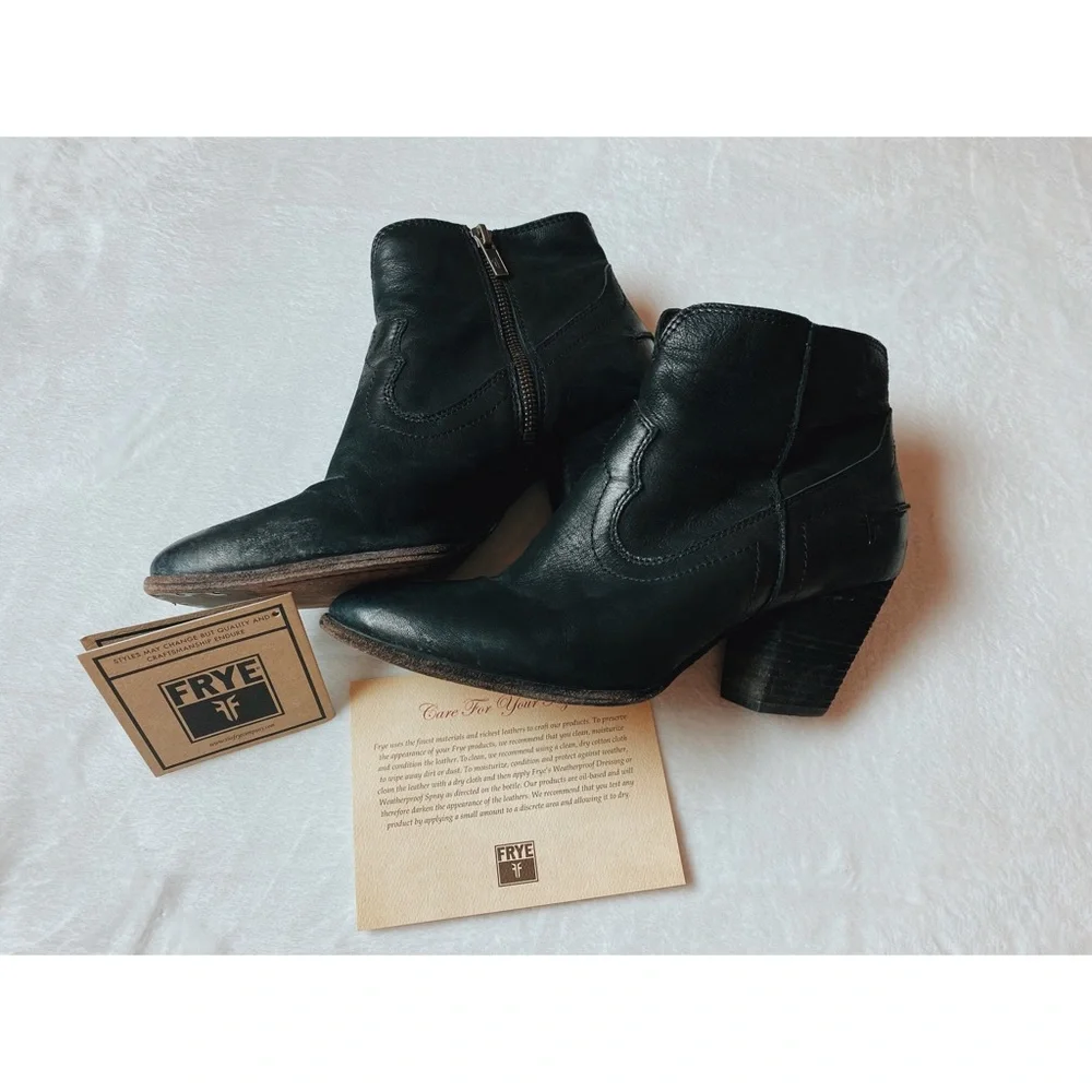 Frye Reina Western Bootie Women’s Size 8.5 in Black with Pointed Toe - Picture 7 of 8